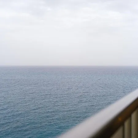 Viewpoint Over The Cliff By Canariasgetaway * מספאלומס