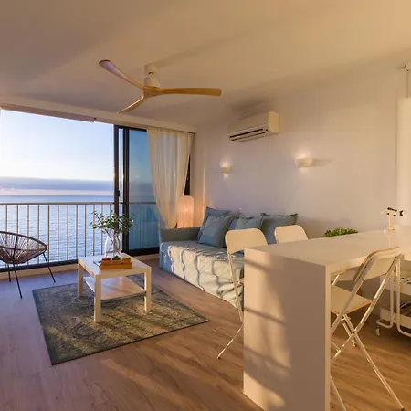 Viewpoint Over The Cliff By Canariasgetaway