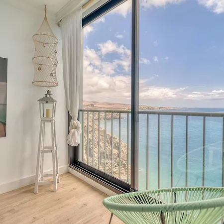 Viewpoint Over The Cliff By Canariasgetaway בית נופש