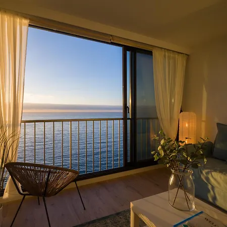 Viewpoint Over The Cliff By Canariasgetaway