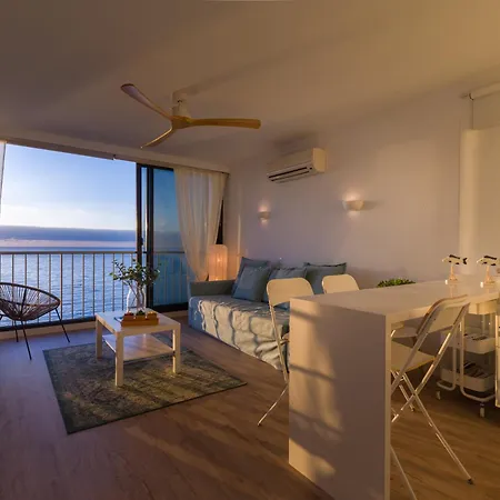 Viewpoint Over The Cliff By Canariasgetaway בית נופש